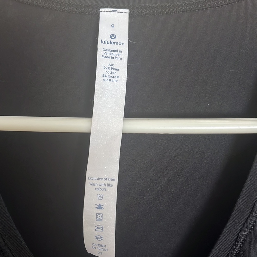 Lululemon Knot a Problem V-Neck Tee in Black size 4 - Picture 6 of 10